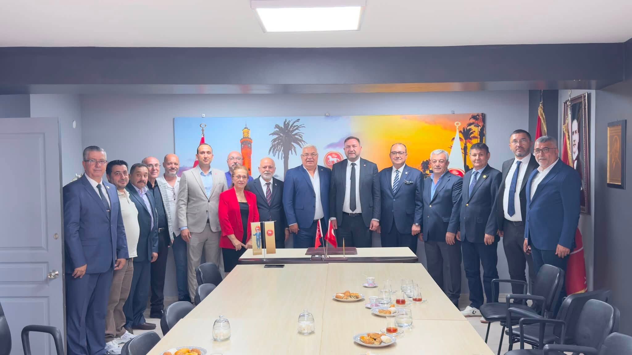 Utku Gümrükçü’den İzmir Için Iş Birliği Çağrısı Ve Hesaplaşma Mesajı! “Biz Milletin Gündemiyle Ilgileniyoruz” (1)