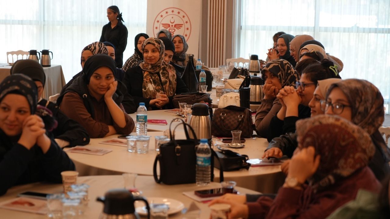 Uzmanından Anne Adaylarına Çağrı “Eğer Bir Kadın Normal Doğurabiliyorsa Normal Doğurmalıdır” (2)
