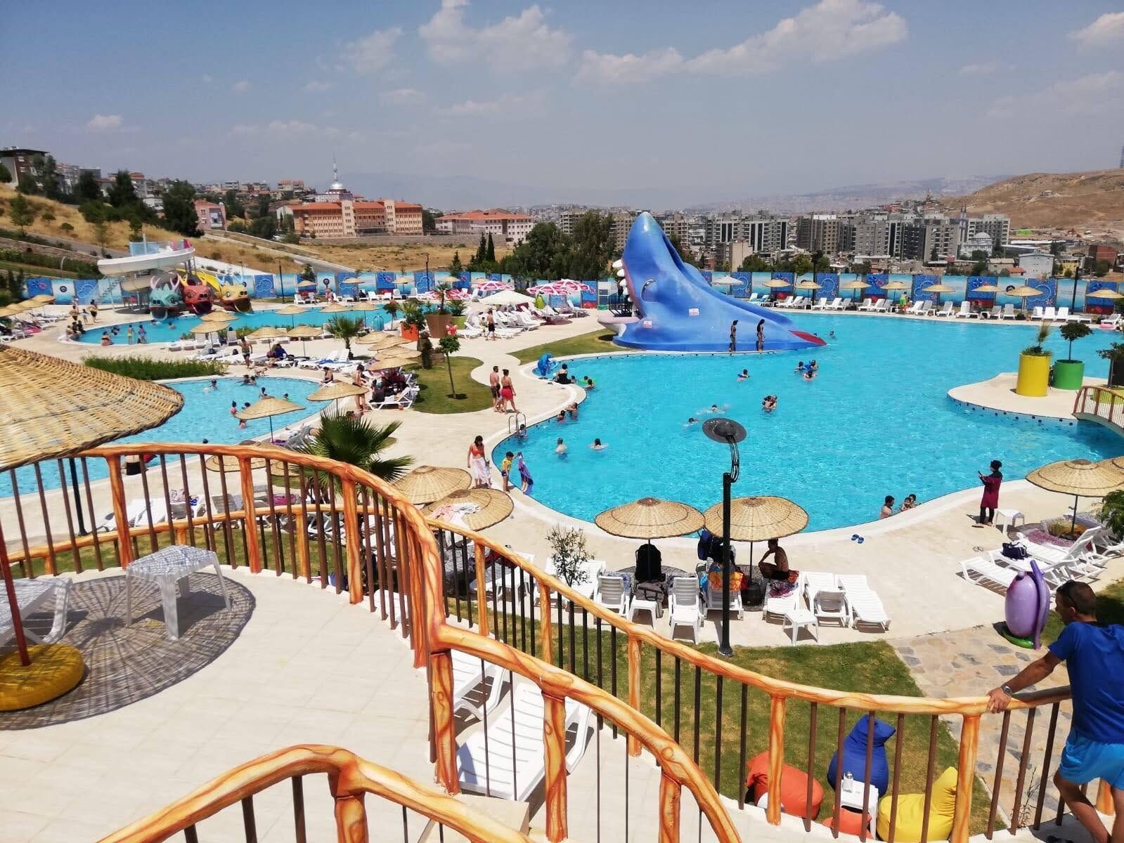 Ne lunapark ne AVM! İzmir’de hafta sonu nereye gidilir? Çocuklu aileler otobüse binip bu gölete geliyor